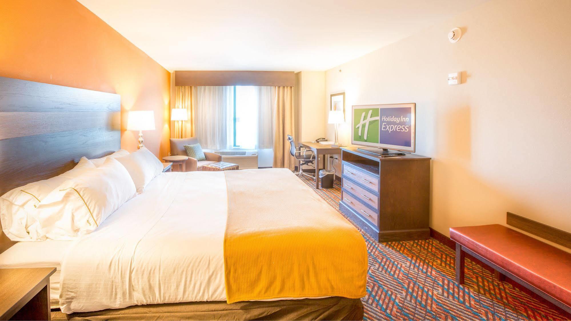 Holiday Inn Express Wichita South By Ihg מראה חיצוני תמונה